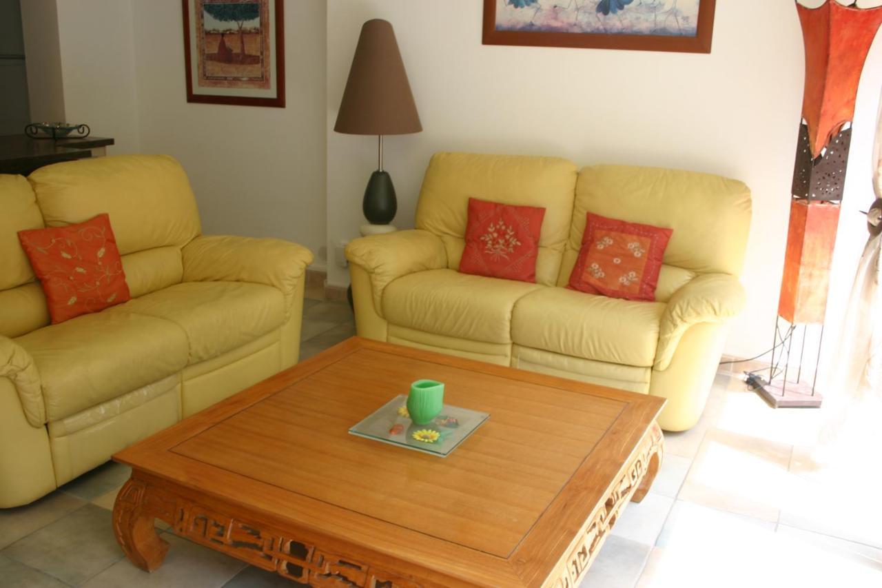 A la Verte Campagne - Appartements / Gîtes Roquebrune-sur Argens Extérieur photo