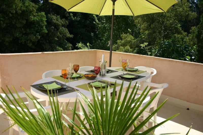 A la Verte Campagne - Appartements / Gîtes Roquebrune-sur Argens Extérieur photo